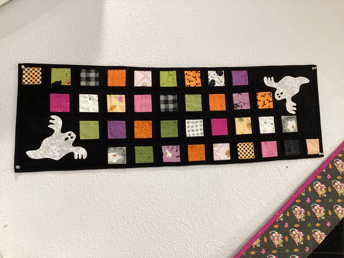 Charming Scary Table Runner Kit
