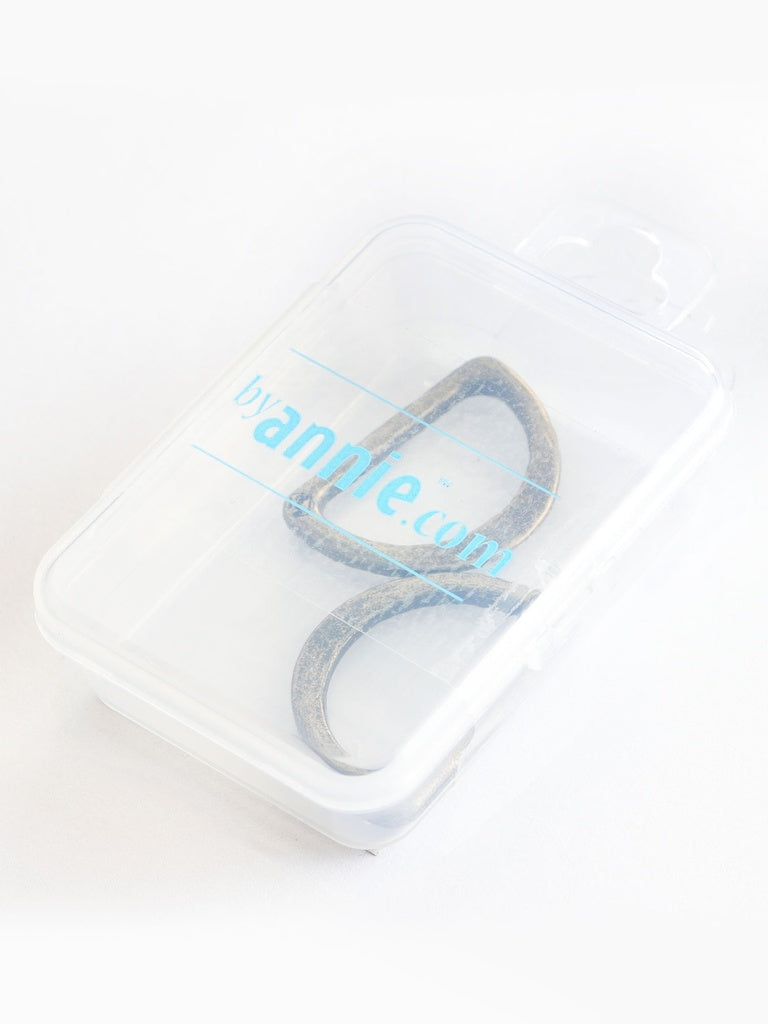 By Annie D-Ring antique brass in reusable case