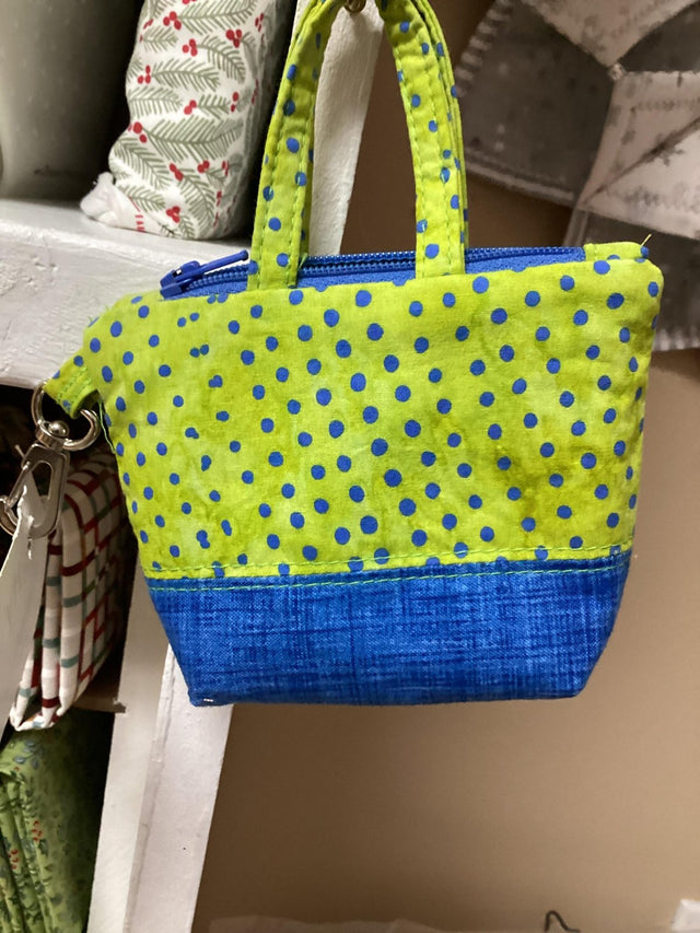 Itty Bitty Totes