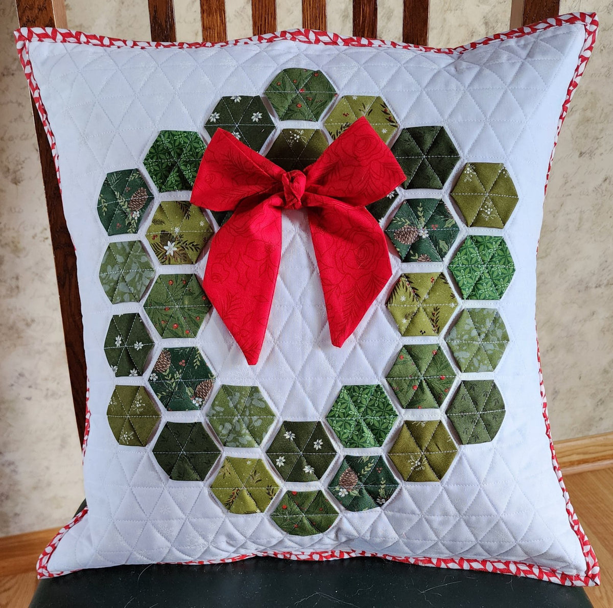 Modern Hexi Wreath Pillow Pattern